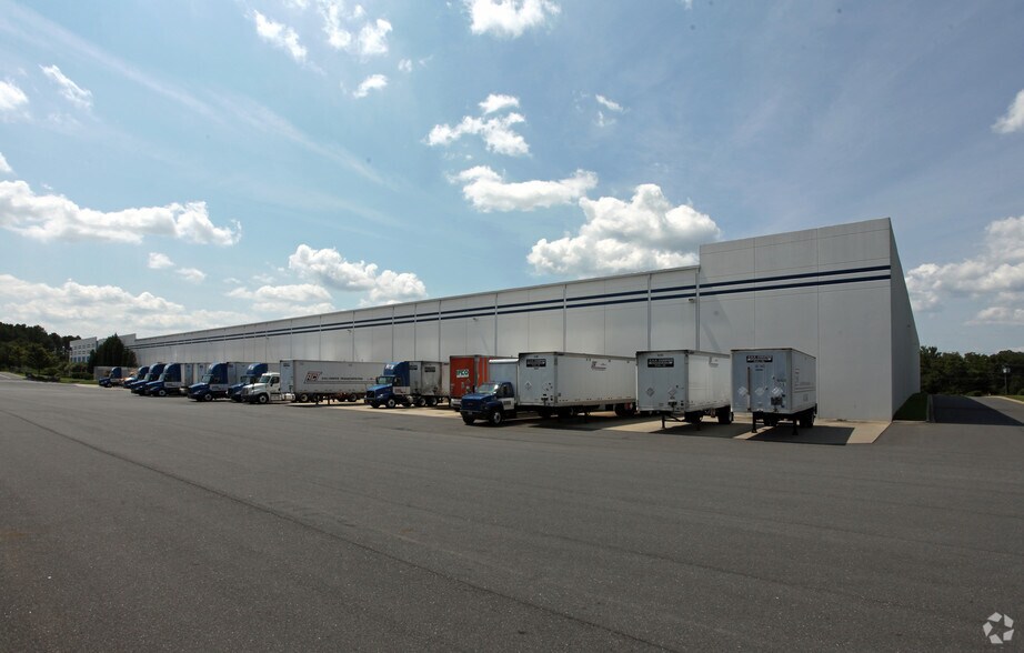 More Photos Of 10800 Withers Cove Park Dr, Charlotte Distribution For Lease