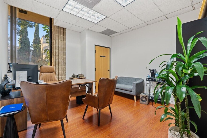 More Photos Of 220 S Kenwood St, Glendale Office For Lease