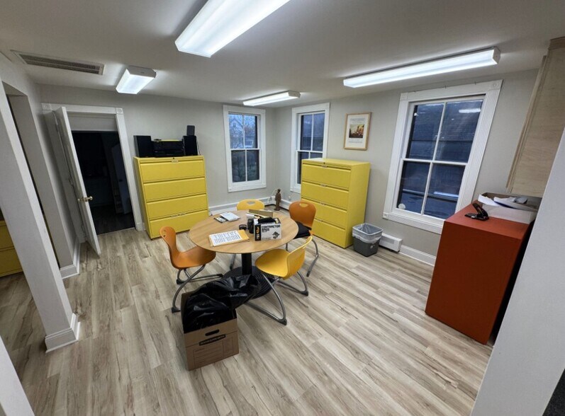More Photos Of 17 Collegeview Ave, Poughkeepsie Office For Lease