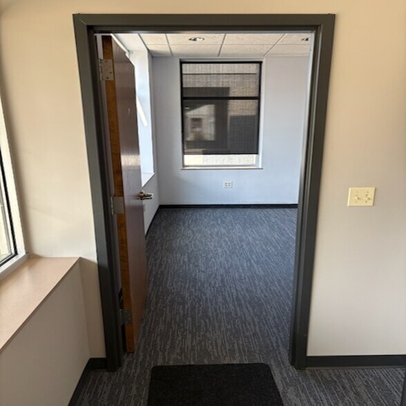 More Photos Of 12777 Abbey Rd, North Royalton Warehouse For Lease