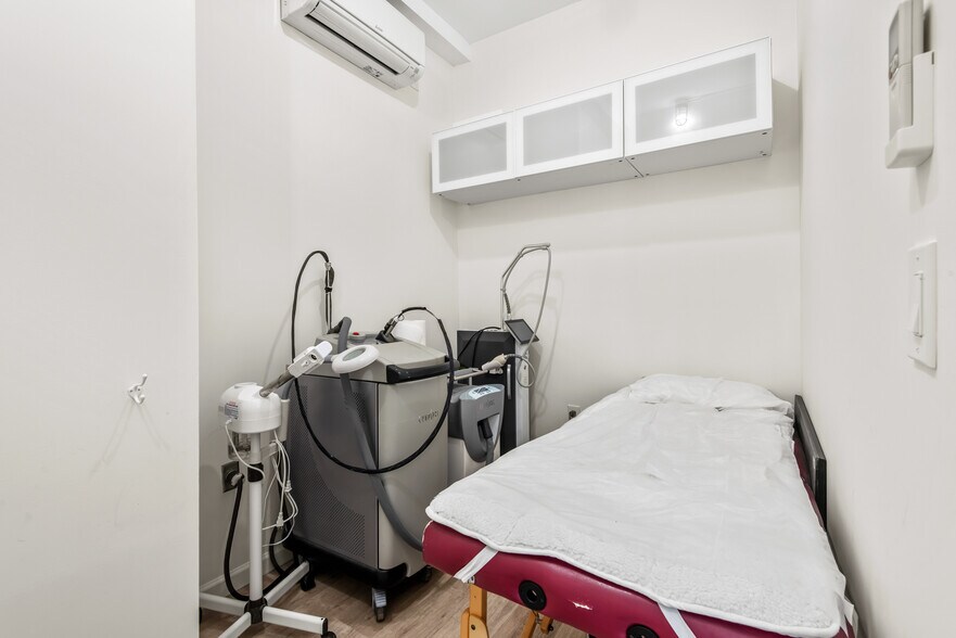 More Photos Of 251-253 Metropolitan Ave, Brooklyn Apartments For Lease