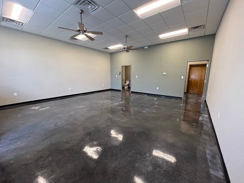 More Photos Of 2316 S 17th St, Wilmington Unknown For Lease