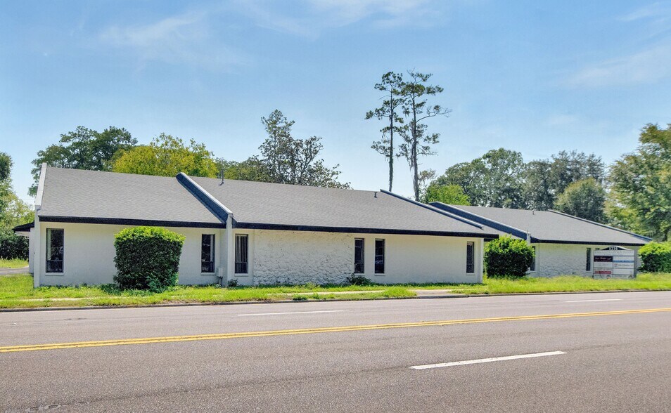 More Photos Of 1731 NW 6th St, Gainesville Office For Lease