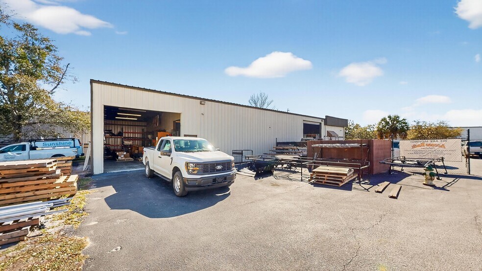 More Photos Of 4395 Dardanelle Dr, Orlando Warehouse For Lease