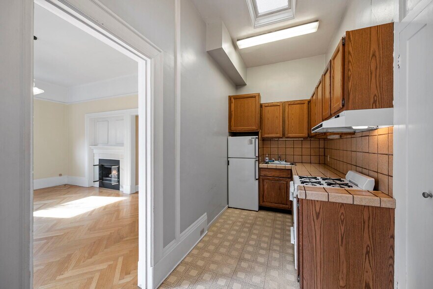 More Photos Of 2 Hugo St, San Francisco Apartments For Sale