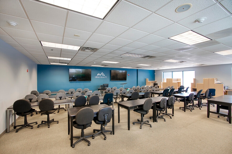 More Photos Of 14245 W Grand Ave, Surprise Office For Sale