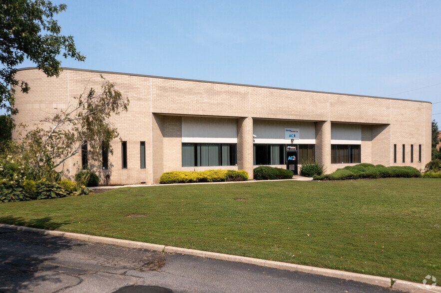 Primary Photo Of 47 Mall Dr, Commack Warehouse For Lease