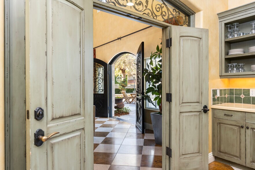 More Photos Of 1210 Arden Hills Ln, Sacramento Specialty For Sale