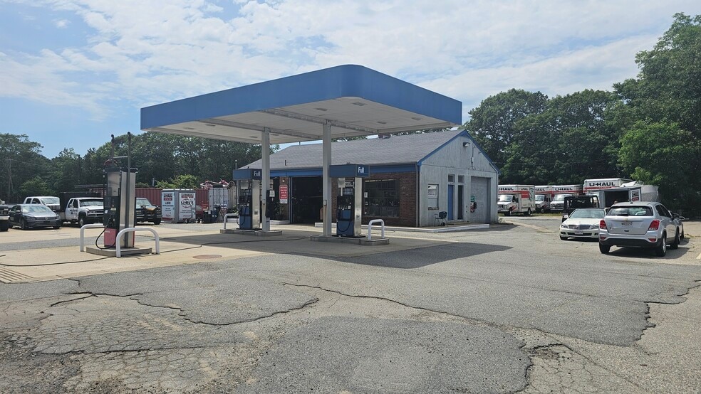 More Photos Of 810 MacArthur Blvd, Pocasset Auto Repair For Sale