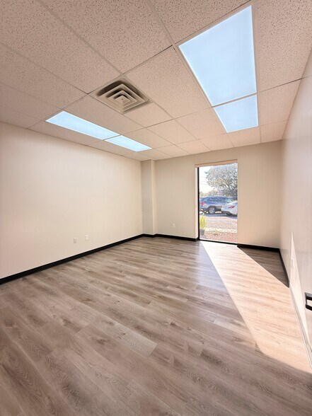 More Photos Of 11902 Alief Clodine Rd, Houston Warehouse For Lease