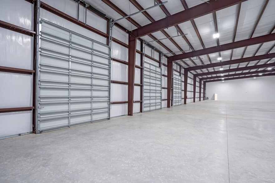 More Photos Of 5823 Millineum Drive, Harlingen Warehouse For Lease