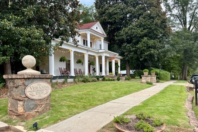 More Photos Of 252 Seavy St, Senoia Hospitality For Sale