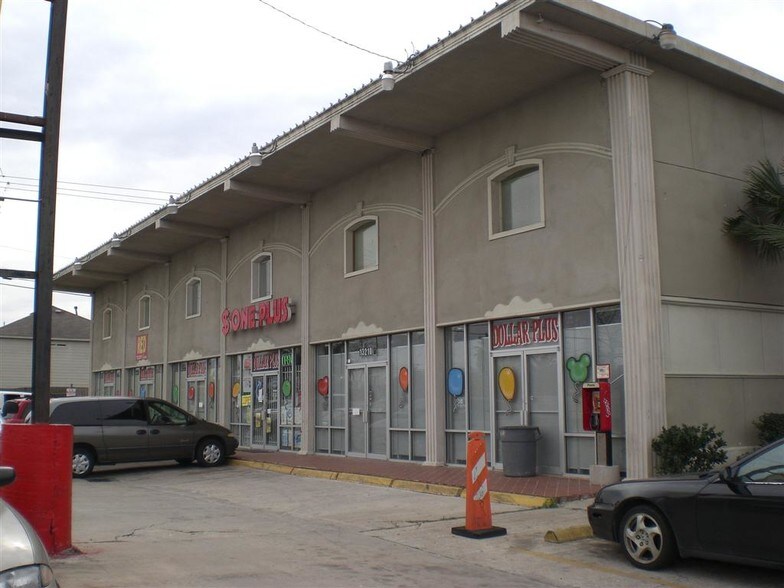 More Photos Of 13210 S Post Oak Rd, Houston General Retail For Sale