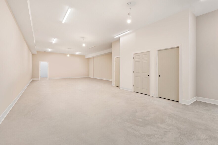 More Photos Of 120 1st St N, Montgomery Storefront Retail Residential For Lease