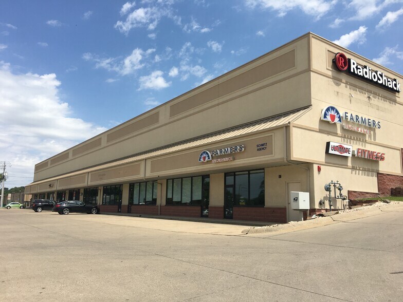 More Photos Of 1901 Hamilton Blvd, Sioux City Storefront For Lease