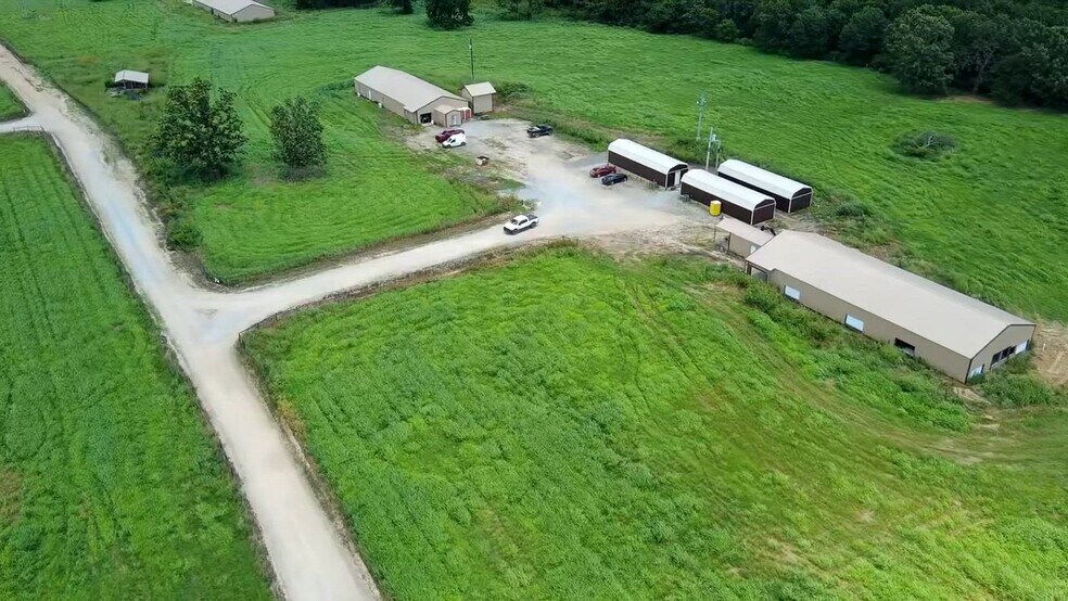 More Photos Of 470389 E 650, Westville Warehouse For Lease