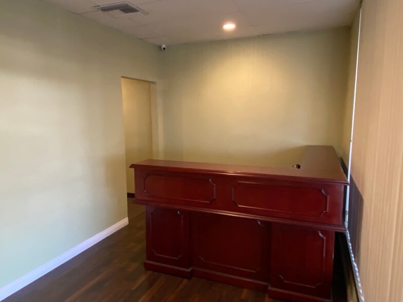 More Photos Of 620-648 S Barranca Ave, Covina Office For Lease