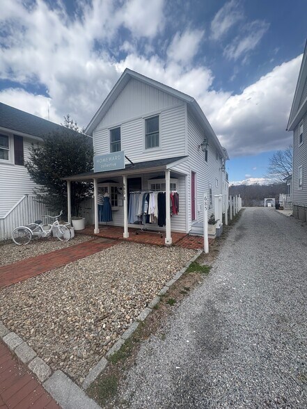 More Photos Of 685 Boston Post Rd, Madison Storefront For Sale