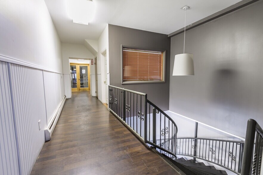 More Photos Of 20 Pleasant St, Canandaigua Office For Sale