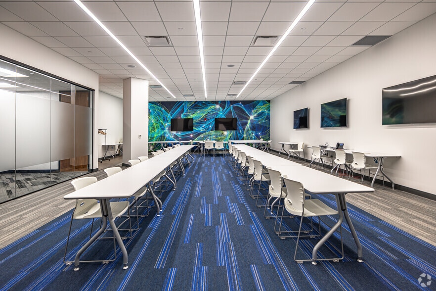 More Photos Of 11414 W Park Pl, Milwaukee Unknown For Lease