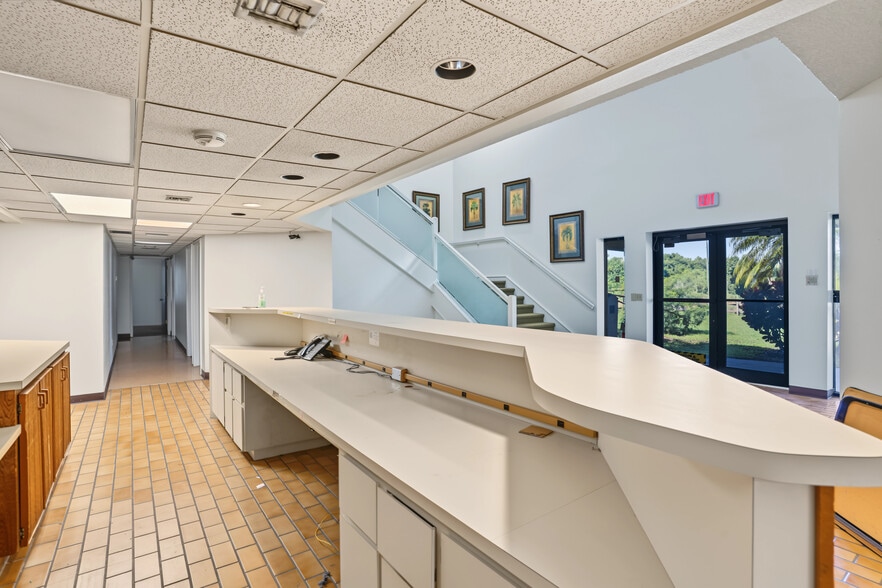 More Photos Of 12625 40th St N, Clearwater Warehouse For Sale