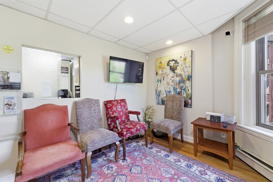 More Photos Of 1051 Beacon St, Brookline Medical For Sale
