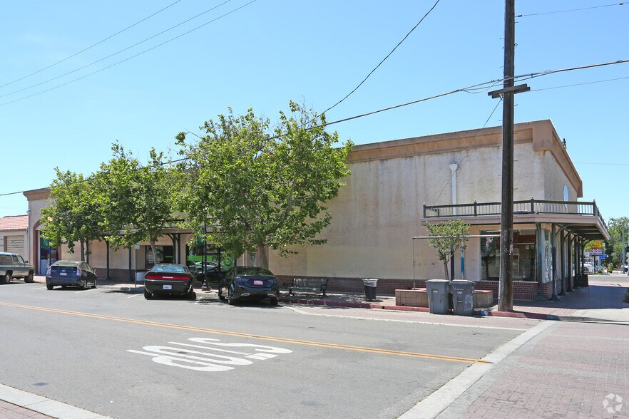 More Photos Of 6 E Yosemite Ave, Madera Freestanding For Sale