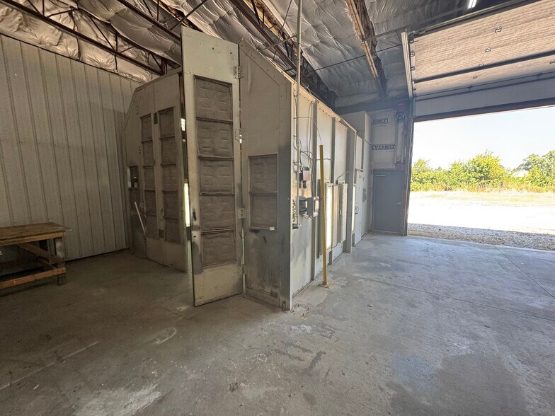 More Photos Of 11212 W State Road 42, Stilesville Warehouse For Lease