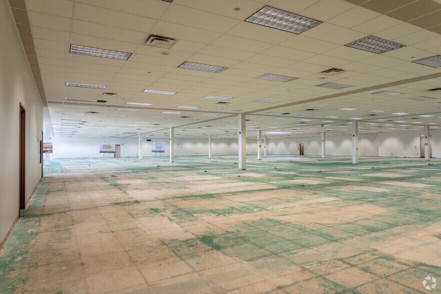 More Photos Of 2735 Austin Hwy, San Antonio Office For Lease