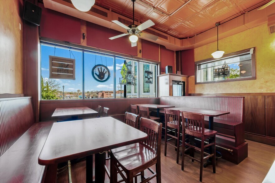 More Photos Of 201 N Broadway Ave, Urbana Restaurant For Sale