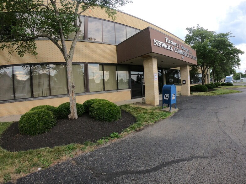 More Photos Of 195 Union St, Newark Office For Sale