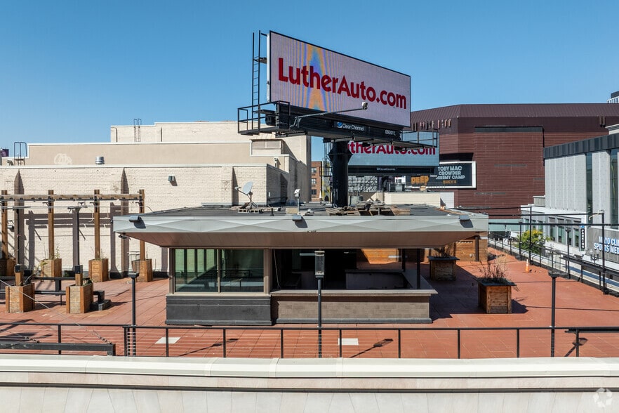 More Photos Of 700 Hennepin Ave, Minneapolis General Retail For Sale