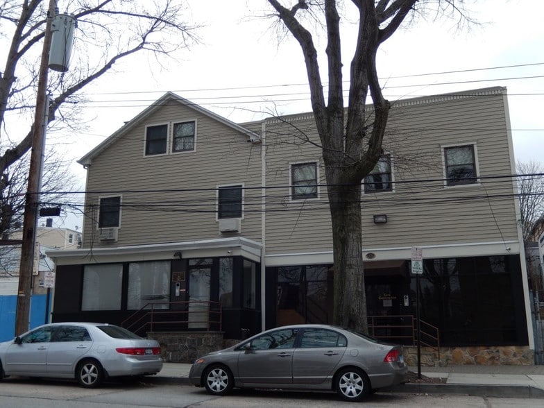 More Photos Of 15 S Macquesten Pky, Mount Vernon Office Residential For Lease