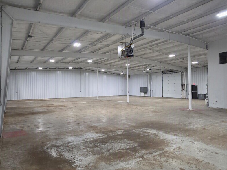 More Photos Of 53115 Faith Ave, Elkhart Manufacturing For Lease