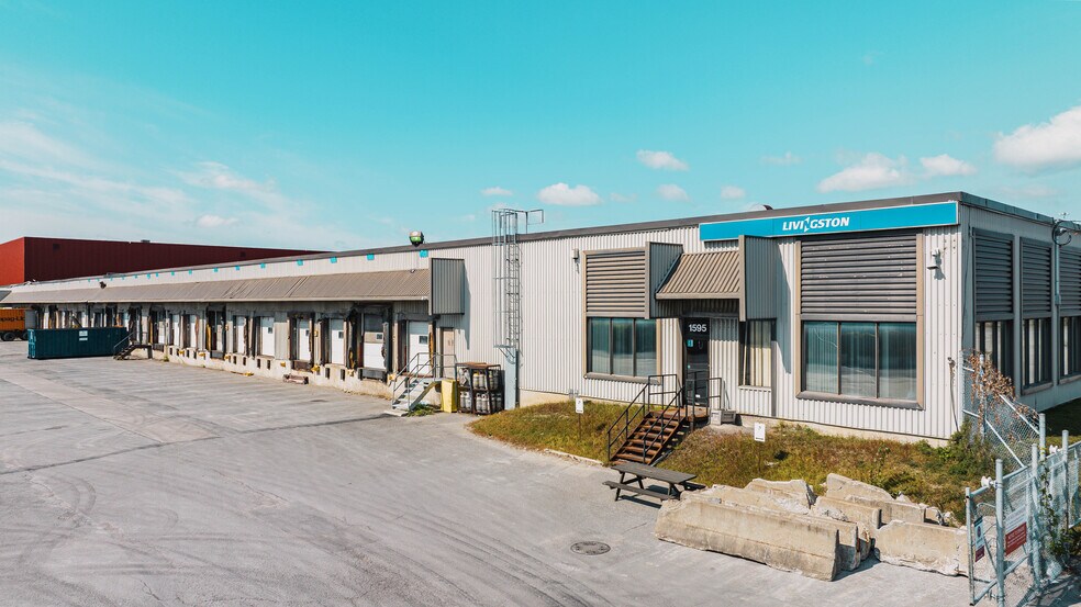 More Photos Of 1616-1620 Sud Laval (A-440) Desste E, Laval Distribution For Lease