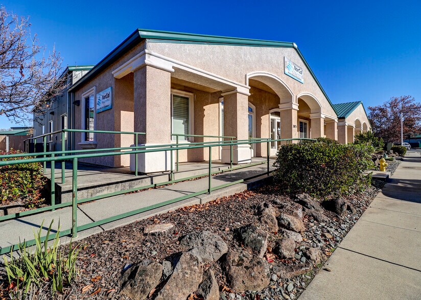 More Photos Of 3075 Crossroads Dr, Redding Light Distribution For Sale