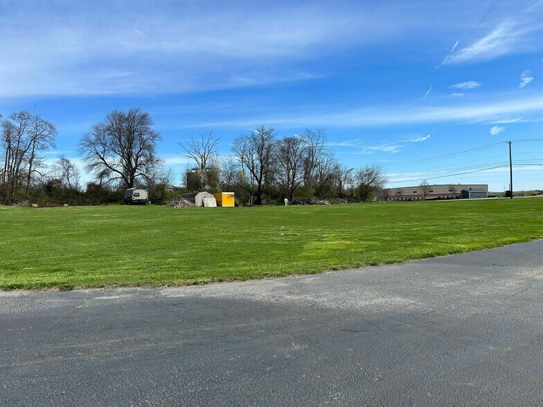 More Photos Of 949 Poplar Rd, Honey Brook Land For Lease