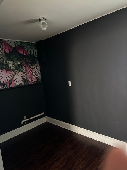 More Photos Of 942 N Main St, Akron Storefront Retail Office For Lease
