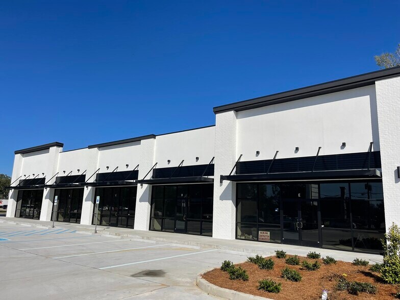 More Photos Of 13211 Coursey Blvd, Baton Rouge Storefront For Lease