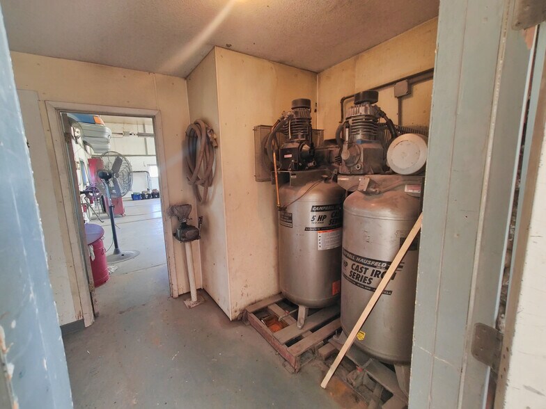 More Photos Of 202 N. Sixth St, Altamont Industrial For Sale