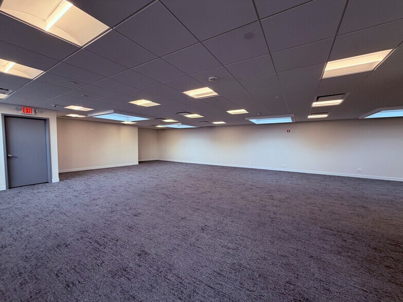More Photos Of 601-693 Sunrise Hwy, Lynbrook Unknown For Lease