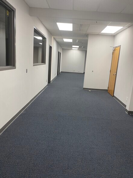More Photos Of 5700 Highlands Pky SE, Smyrna Light Distribution For Lease