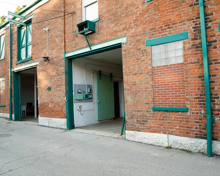 More Photos Of 411 Horace St, Cincinnati Light Manufacturing For Sale