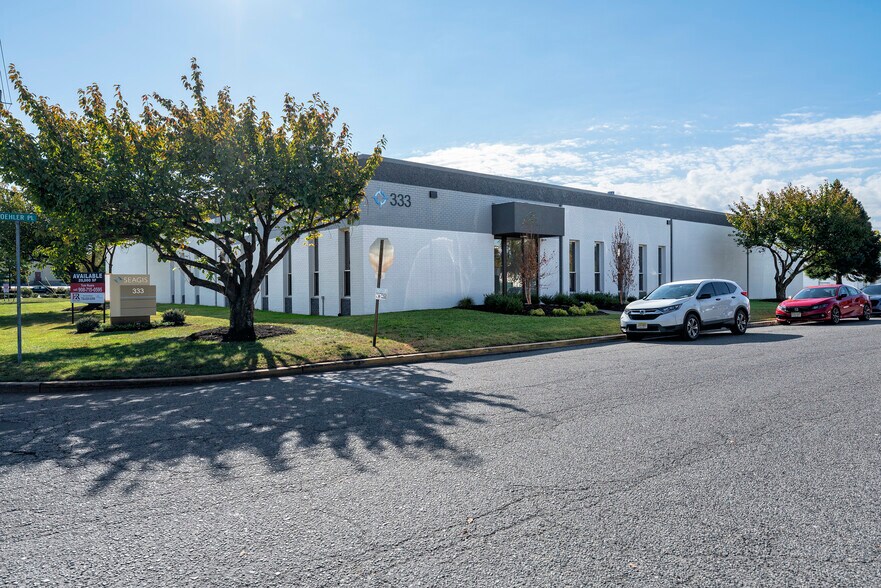 Primary Photo Of 333 Veterans Blvd, Carlstadt Warehouse For Lease