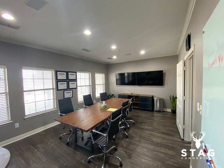 More Photos Of 2508-2516 Lillian Miller Pky, Denton Office For Lease