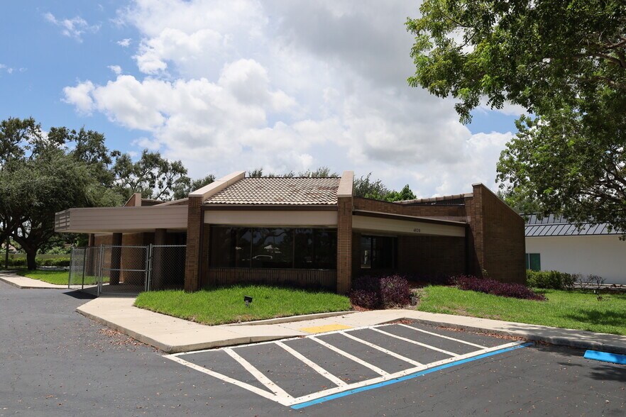 More Photos Of 4820 Okeechobee Blvd, West Palm Beach Medical For Lease