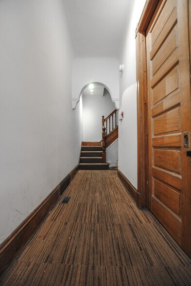 More Photos Of 34 E 25th St, Baltimore Office Residential For Sale