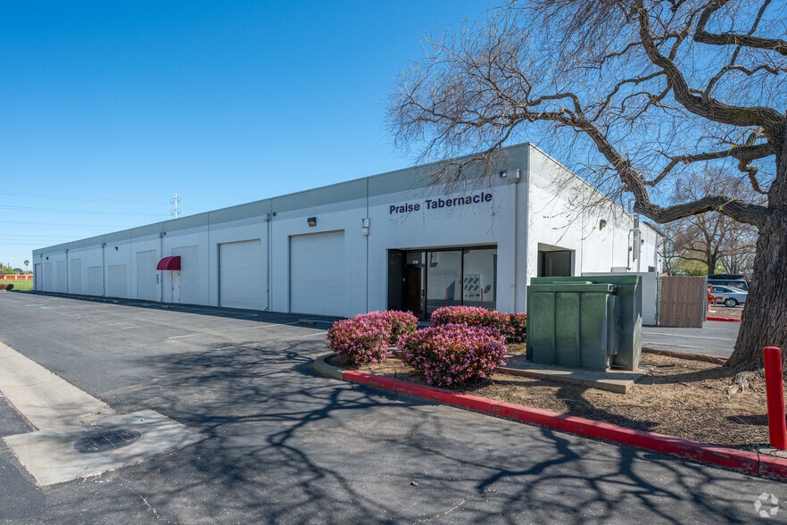 More Photos Of 6524 44th St, Sacramento Unknown For Lease