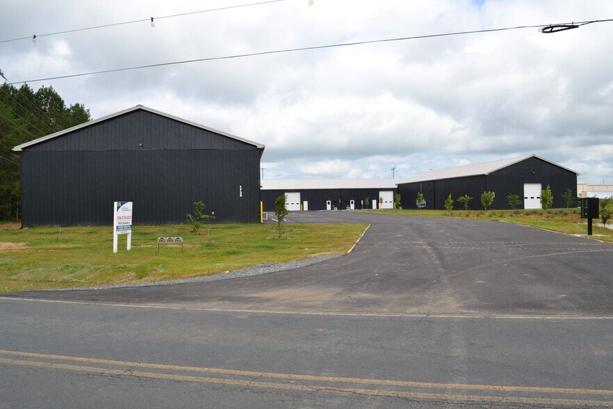 More Photos Of 1739 Woodhurst Ln, Albemarle Unknown For Lease