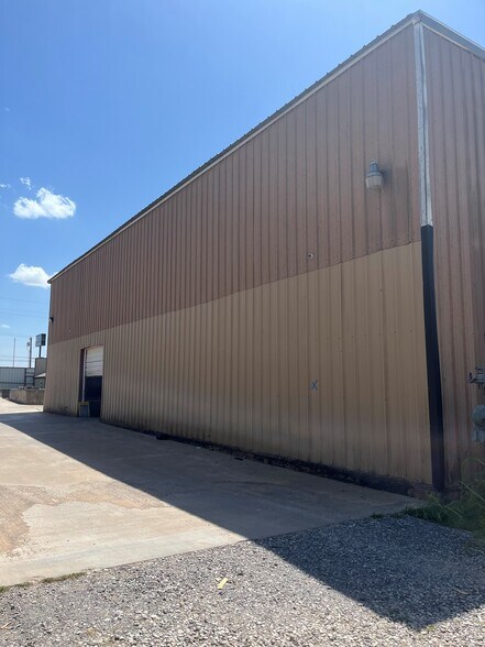 More Photos Of 3105 E Reno Ave, Oklahoma City Warehouse For Lease